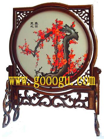 梅花雙面繡臺(tái)屏，傳統(tǒng)蘇繡